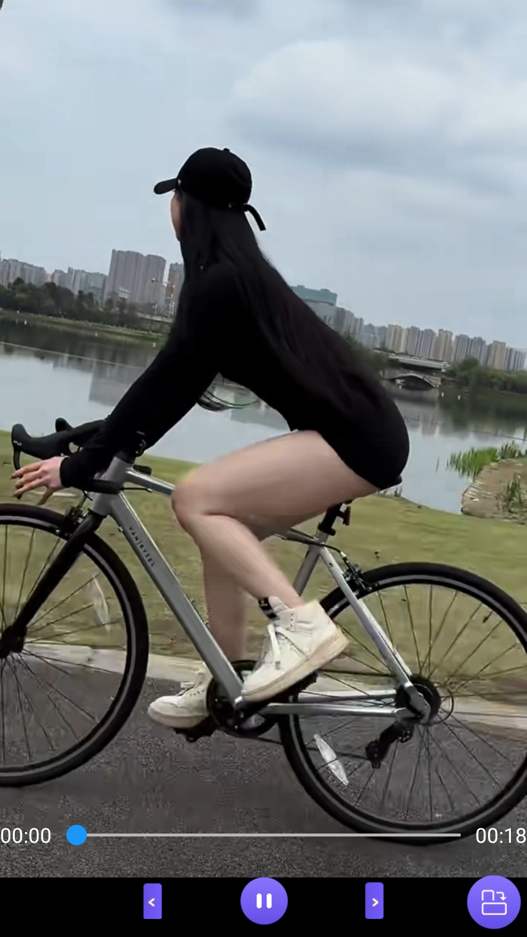女王免费视频专区城截图